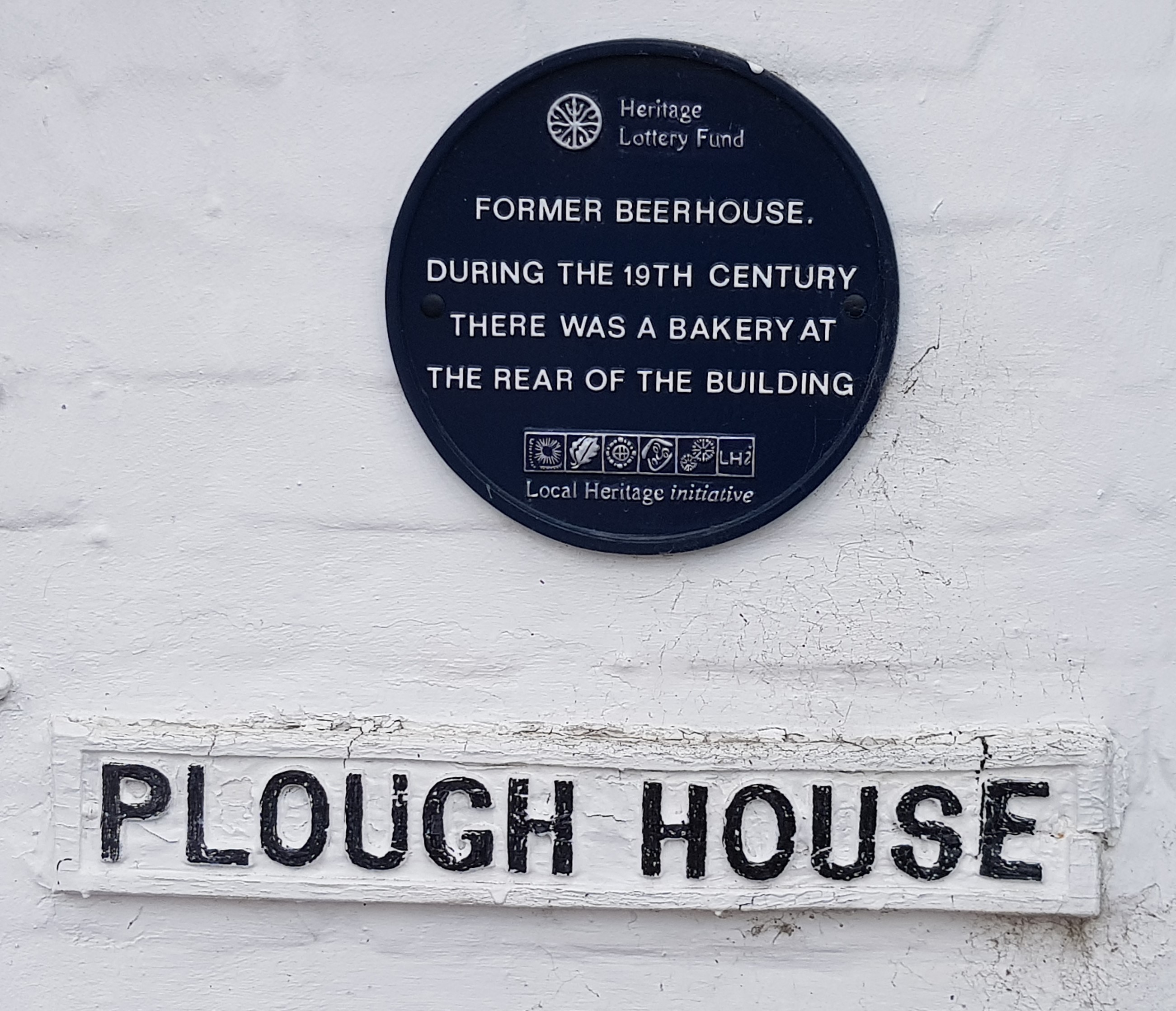 33-_Plough_Inn_plaque